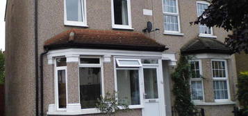 3 bedroom semi-detached house to rent