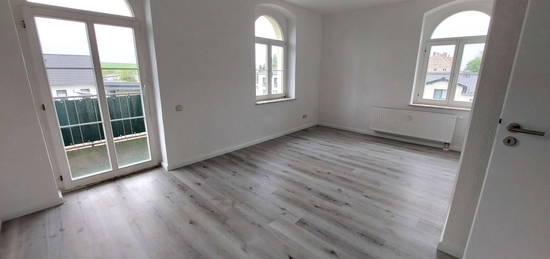 - Alles NEU - Tolle 2 Raum Wohnung mit Balkon