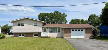 860 Duncan Court, Bathurst, New Brunswick 