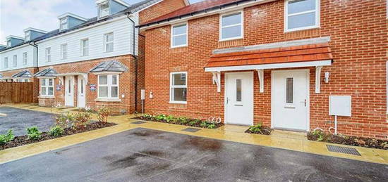 3 bedroom end of terrace house