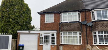 3 bed semi-detached house to rent