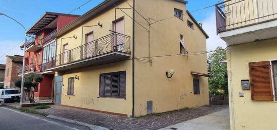 Casa indipendente in vendita in via Caprara Bassa s.n.c