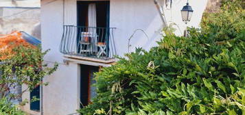 Maison de village non mitoyenne, vue dégagée sur les montagnes