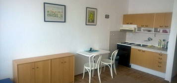 Byt 1+kk, 42 m², Praha, 147 00