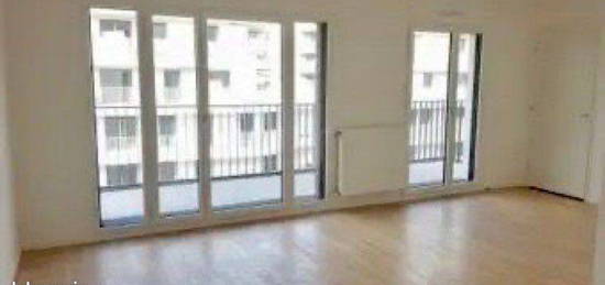 Studio 25 m2 à Romainville