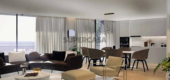 EXCELENTE APARTAMENTO T4, COM TERRAÇO E 2 LUGARES DE GARAGEM, JUNTO Á PRAIA, A PREÇO DE LANÇAMENTO - 465.000 EUROS (PVP 505.000 EUROS)