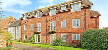 2 bedroom ground floor flat for sale