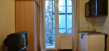 Kleefeld, Apartment mit Balkon, SAT TV und Internet, nur 10 Minuten ins Zentrum