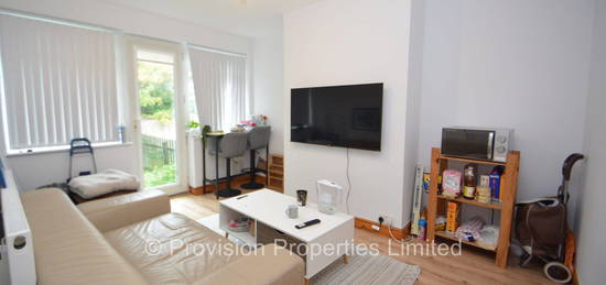 End terrace house to rent in Kelso Gardens, Hyde Park, Leeds LS2