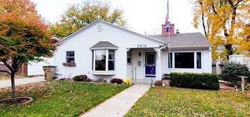 2512 W Charles St, Grand Island, NE 68803