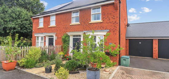 3 bedroom semi-detached house for sale