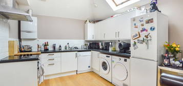 2 bed maisonette to rent