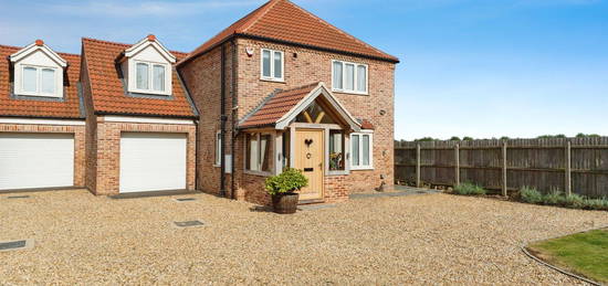 4 bed link detached house for sale