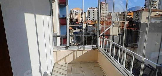 BATTALGAZİ MAHALLESİNDE 3 CEPHELİ ÇİFT BANYOLU 3+1 KİRALIK DAİRE