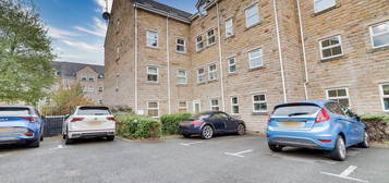 Flat for sale in Waters Walk, Bradford, West Yorkshire BD10