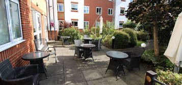 Flat for sale in Kennett Court, Oakleigh Close, Swanley BR8