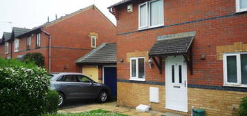 2 bedroom semi-detached house to rent