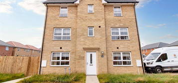 Town house to rent in Violet Drive, Cramlington, Newcastle Upon Tyne NE23