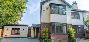 3 bed semi-detached house for sale