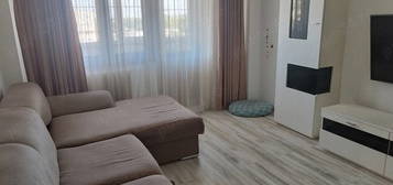 Vând apartament 3 camere Slobozia