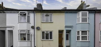 Terraced house to rent in Park Crescent Road, Brighton BN2