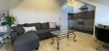 Flat to rent in Gordon Road, Cathays, Cardiff CF24