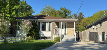 MAIN - 111 BAYVIEW PARKWAY, Newmarket (Huron Heights-Leslie Valley), Ontario
