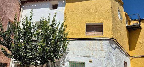 Casa adosada en calle Alta Barrio en Plenas