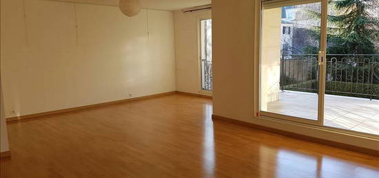 Appartement  à louer, 5 pièces, 3 chambres, 98 m²