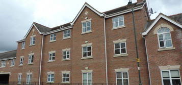 Flat to rent in Old Bailey Road, Hampton Vale PE7