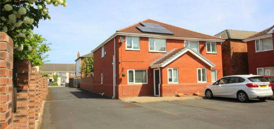 3 bedroom semi-detached house