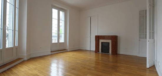 Location appartement 4 pièces 102 m²