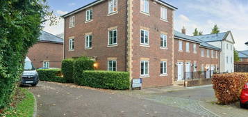 2 bedroom ground floor flat for sale