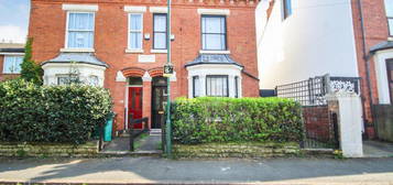 3 bedroom semi-detached house