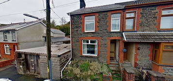 3 bed semi-detached house for sale