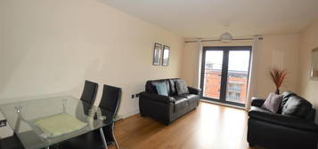 Flat to rent in Galleon Way, Bute Dock, Cardiff Bay CF10