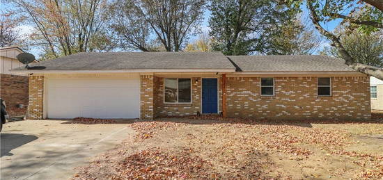 1304 Daline St, Springdale, AR 72762