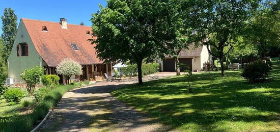 Magnifique maison rénovée, 1.27Ha, piscine, calme et tranquillité garantis