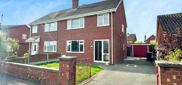 3 bedroom semi-detached house for sale