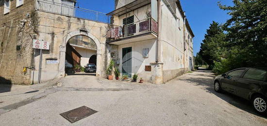 CASA SEMINDIPENDENTE A MONTESARCHIO