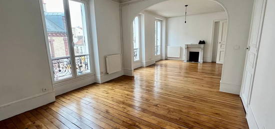 Appartement  à louer, 3 pièces, 2 chambres, 81 m²