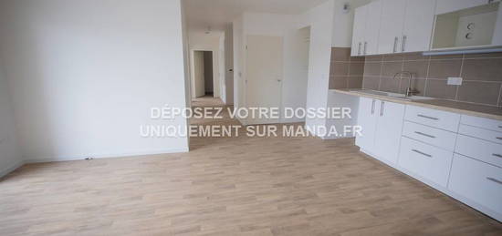 Appartement  à louer, 4 pièces, 3 chambres, 80 m²