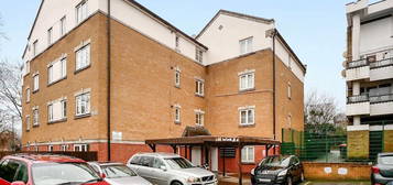 Flat to rent in 240 Wick Road, Homerton, London E9