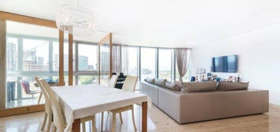 Flat to rent in The Tower, St George Wharf, Vauxhall SW8