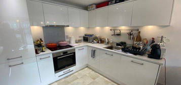 2 bed flat to rent