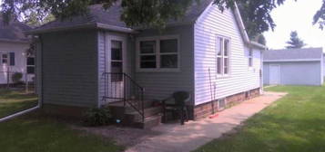 207 N  1st St, Plainview, NE 68769