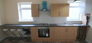 2 bed flat to rent