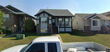 14 W Valley Cres, Blackfalds, AB T4M 0K1