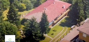 Villa in vendita a Sant'Omobono Terme