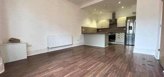 Flat to rent in Egremont Place, Brighton BN2